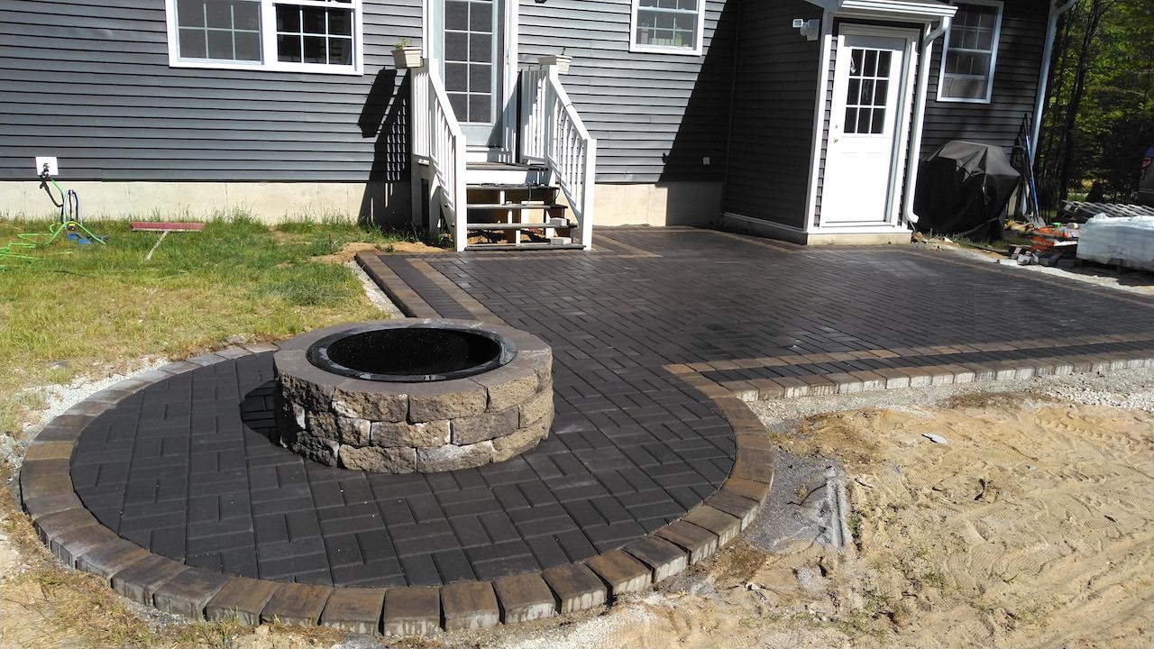 Paver Patio and complimentary Fire-pit 